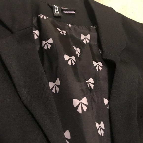 Black Blazer - Picture 2 of 3